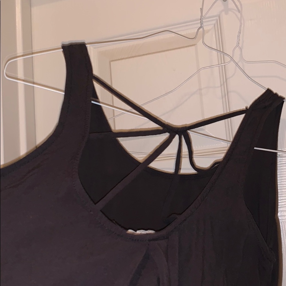 basic black tank - Picture 4 of 4